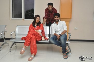 Balakrishna Watches Oohalu Gusagusalaade Movie